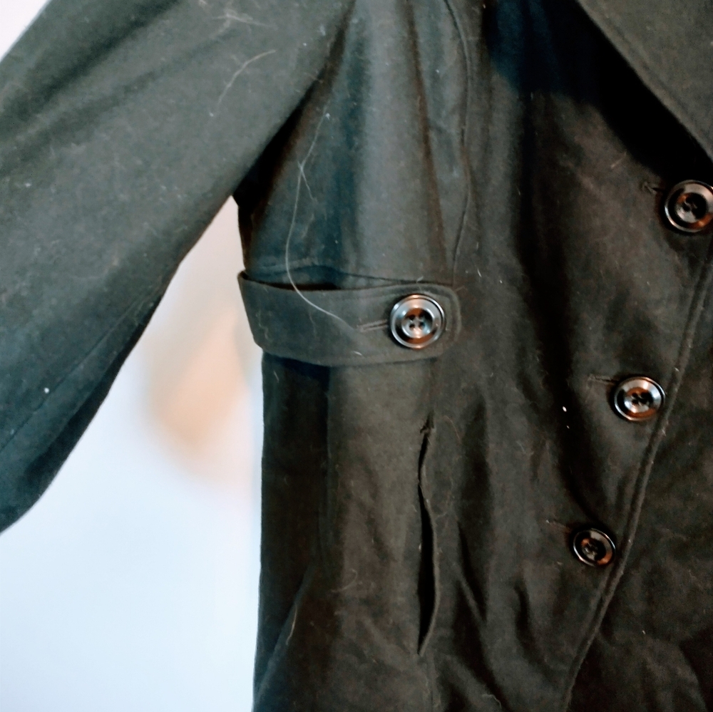 Fashion bug black peacoat size 3x. Has detailed buttons and lining, some piling - Picture 2 of 6